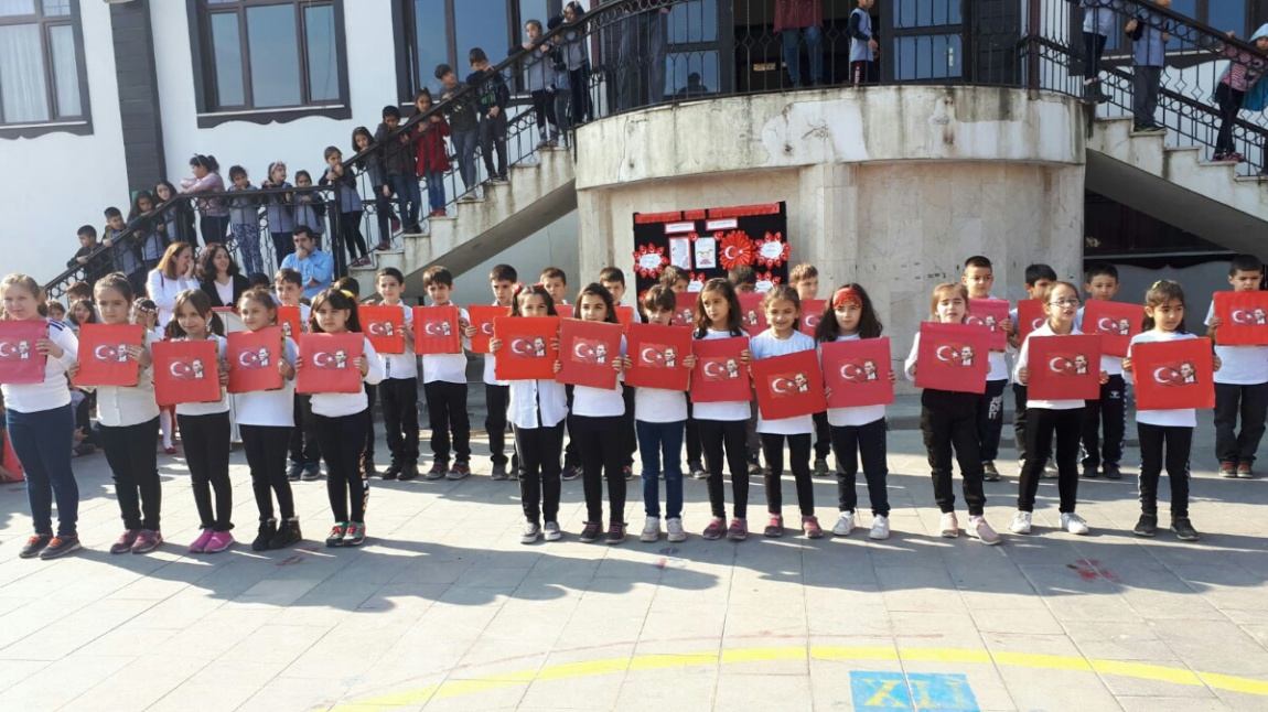  29 Ekim Cumhuriyet Bayramı okulumuzda coşku ile kutlandı.